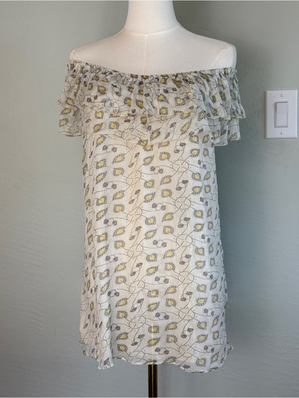Off-Shoulder Printed Ruffle Top - White & Yellow